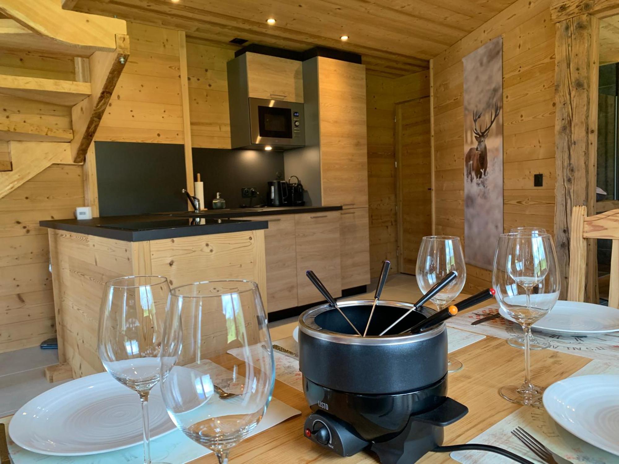 エパニ・メツ・テッシL'Ecureuil, Chez Le Charpentier D'Antan, La Chaleur Du Bois, Le Calme De La Campagneアパートメント エクステリア 写真