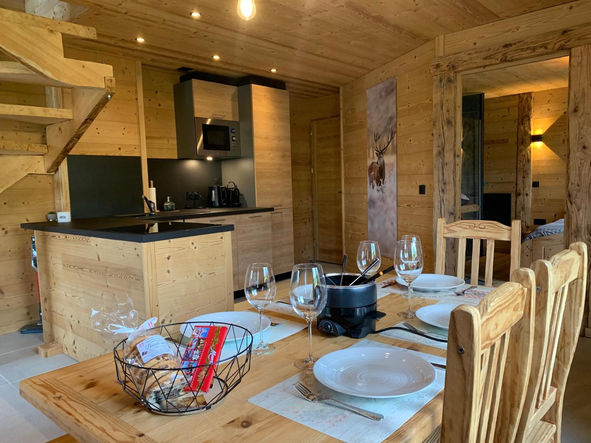エパニ・メツ・テッシL'Ecureuil, Chez Le Charpentier D'Antan, La Chaleur Du Bois, Le Calme De La Campagneアパートメント エクステリア 写真